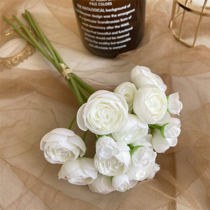 Ranunculus Land ช่อดอกไม้ประดิษฐ์6หัวแบบผูกด้วยมือขนาดเล็ก - Product Image 6
