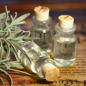 Оптовая продажа натурального не разбавленного эфирного масла розмарина в галлонах для волос под собственной торговой маркой - Product Image 1