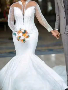 S0504Y 2026 Abito <span class=keywords><strong>da</strong></span> <span class=keywords><strong>Sposa</strong></span> Elegante a Collo Alto Stile Sirena, Vestibilità Slim, <span class=keywords><strong>Taglie</strong></span> <span class=keywords><strong>Forti</strong></span>, con Perle e Maniche Lunghe, di Gran Tendenza - Product Image 3