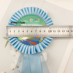 โรงงาน E-<span class=keywords><strong>Magic</strong></span> ราคาโรงงาน รับผลิต ริบบิ้นสี 25 มม. ขนาด 11*18.5 ซม. ตราสัญลักษณ์รูปดอกกุหลาบ สำหรับการแข่งม้า งานแต่งงาน แคมเปญการเลือกตั้ง - Product Image 3