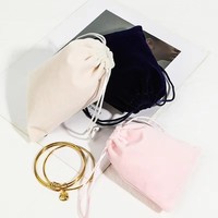 Pochettes à bijoux en velours avec cordon de serrage, sacs de rangement en velours doux pour colliers, bracelets, boucles d'oreilles, bagues, emballage cadeau personnalisé avec logo