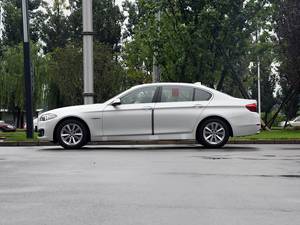 En stock B-M-W 5 Series 2017 520Li Elegance Model 2.0T Voiture à essence d'occasion <span class=keywords><strong>Prix</strong></span> Pas cher <span class=keywords><strong>Configuration</strong></span> riche Berline d'occasion - Product Image 6