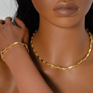 Ensemble de bijoux collier et bracelet en or plaqué 18 carats classique de luxe personnalisé pour femmes - Mariage, fiançailles, anniversaire - Product Image 4