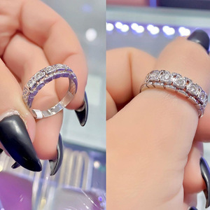 Anello geometrico semplice per donna, design unico, elegante gioiello da dito alla moda - Product Image 2
