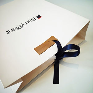 Sacs en papier personnalisés de qualité supérieure, sacs cadeaux de luxe pour bijoux, sacs de shopping avec ruban et logo privé imprimé, en carton - Product Image 2