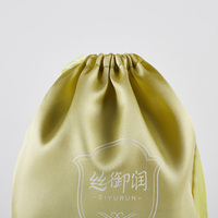 Sacs en satin réutilisables imprimés avec logo personnalisé, pochette de luxe à cordon pour emballage de perruques en soie et mèches de cheveux, vente en gros de pochettes en satin