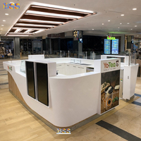 Café Kiosque Bar Meilleure Qualité Logo Personnalisé Corian Glacier Blanc En Forme De U Restaurant Nourriture Snack Jus Café Bubble Tea Bar Comptoir