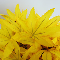 Boule de feuilles d'érable artificielles résistantes aux UV de 52 cm avec piquet pour décoration extérieure et événementielle, plante artificielle de Noël