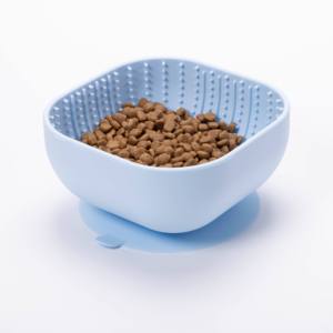 Slow Feeder hondenvoerbak van ecologisch siliconen met zuignap, antislip ontwerp voor langzaam eten, geschikt voor buitengebruik. - Product Image 3