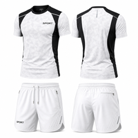 Ensemble T-shirt et short de sport OEM 100% polyester respirant et anti-humidité pour l'entraînement en salle de sport