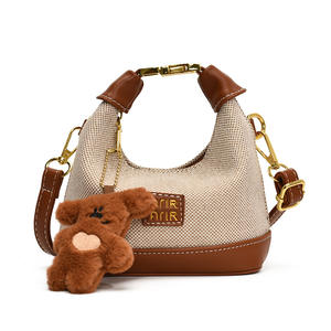 กระเป๋าหนังกลับสีน้ำตาลพร้อมพวงกุญแจตุ๊กตาหมีน่ารัก-กระเป๋าสะพายข้างแบบมีหูหิ้วด้านบนขนาดเล็กสำหรับผู้หญิง/เด็ก - Product Image 6
