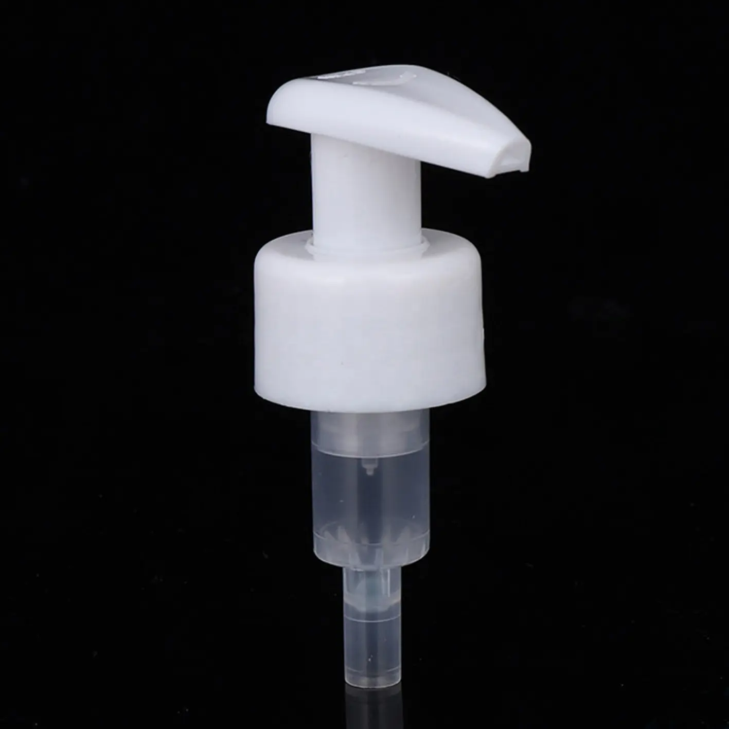 Hot sale 28 mm plastic lotion pump skin care packaging 28-410 white hand wash lotion pump