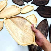 Assiette de service en bois en forme de feuille, faite à la main, design minimaliste, couleur unie, pour les occasions festives
