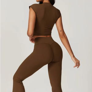 Set <span class=keywords><strong>Fitness</strong></span> <span class=keywords><strong>Fitness</strong></span> da palestra morbidi personalizzati Leggings a forma di taglio nudo Activewear allenamento Yoga set tascabile donna più abbigliamento da palestra - Product Image 2