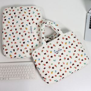 Linda Bolsa para Portátil Acolchada con Diseño Floral de Osos, Funda Protectora para Portátil de 14/16 Pulgadas con Asa, Estuche de Transporte Portátil para Mujeres - Product Image 2