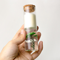 Luxuriöse Maßgefertigte Runde Glas-Doppelschicht-Kerze mit Gelee-Gel-Wachs, Getrockneten Blumen und Korkdeckel, Duftende Gelee-Glas-Kerzen