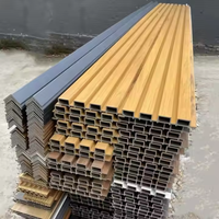 Revêtement mural en PE pour murs extérieurs de maisons de style moderne, panneaux muraux extérieurs en PVC