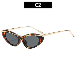 Occhiali da Sole in Policarbonato con Effetto Occhio di Gatto, Design Unico Punk, Personalizzabili e Confortevoli - Product Image 2