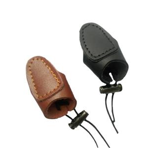 Protector de dedo de cuero de vaca Ztc375, anillo para el pulgar de tiro con arco, protección de un solo dedo para arco recurvo, unisex, negro y marrón - Product Image 1