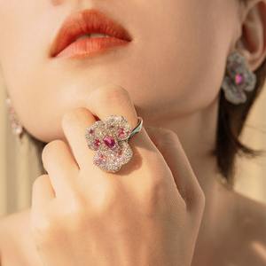 Nouvelle Arrivée Bague Cocktail Fleur d'<span class=keywords><strong>Iris</strong></span> Rubis Leb & Zircon 5A Sertissage Complet, Argent 925 Plaqué Or 18K, Cadeau de Luxe pour Mondaine - Product Image 4
