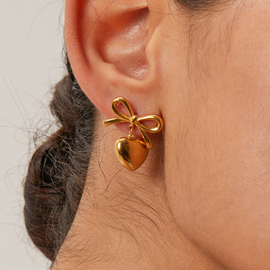 J&D Fashion - Pendientes de Acero Inoxidable con Baño de Oro de 18K y PVD, Diseño de Corazón Liso y Lazo, para <span class=keywords><strong>Chicas</strong></span> - Product Image 3
