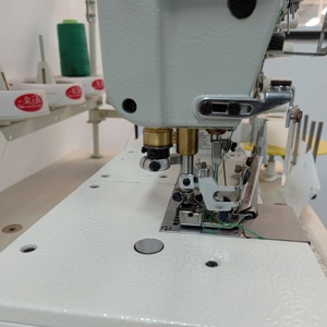 Machine à coudre interlock à cylindre à 3 aiguilles Doso DS-600 Series avec entraînement arrière, personnalisable, en promotion - Product Image 4