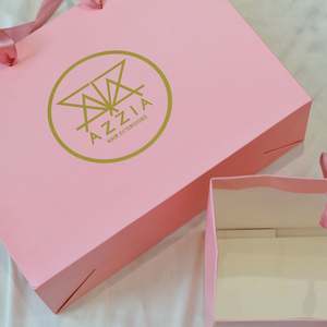 Sacs en papier cosmétiques de luxe personnalisés avec logo privé, sacs cadeaux recyclables, sacs de shopping avec ruban, fabriqués en carton - Product Image 3