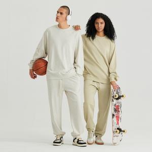 Commande en gros solide sweat à col rond conception personnalisée coupe régulière unisexe tenue décontracté 100% coton automne uni teint - Product Image 4