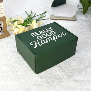 Boîte d'expédition en carton recyclable et écologique avec logo en relief pour produits de soin de la peau, solution d'emballage durable pour l'expédition - Product Image 1