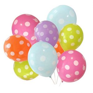 Ballons en latex à pois rouges, blancs et verts de 12 pouces pour la décoration de fêtes d'anniversaire et de mariages, avec impression de pois - Product Image 4