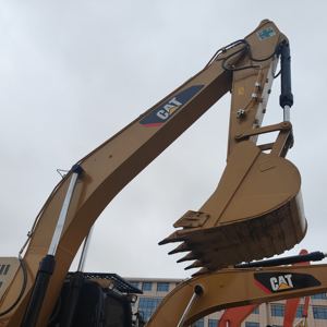 Excavatrice sur chenilles CAT330D 30 tonnes d'occasion avec composants de base d'occasion pour les machines hydrauliques de marque CAT, moteur, roulement à engrenages - Product Image 4