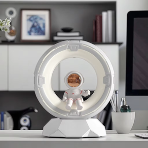 <span class=keywords><strong>Lampe</strong></span> <span class=keywords><strong>de</strong></span> <span class=keywords><strong>chevet</strong></span> moderne en forme d'astronaute, rechargeable par USB, pour filles et adolescents - Product Image 1