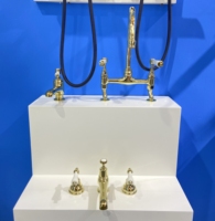 Robinet de lavabo en laiton à vente chaude, robinet de lavabo en laiton de haute qualité monté sur le pont, eau chaude et froide pour la salle de bain