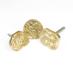 Personaliza tu Propio Sello de Cera para Invitaciones de Boda y Papel - Product Image 1