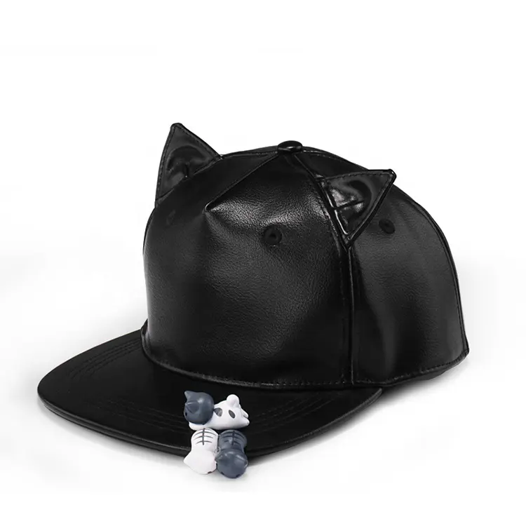 YZ主な製品斬新なデザイン古典的な素敵な猫革スナップバック帽子卸売カスタムホバーボードキャップペンダント付き