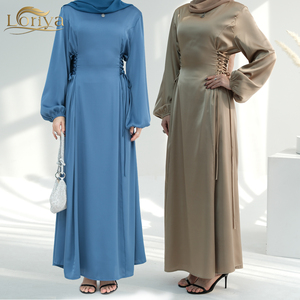 Vente en gros B2B, collection Loriya Ramadan, <span class=keywords><strong>abaya</strong></span> en satin pour occasions spéciales et décontractées, avec ceinture ajustable sur le côté, robe musulmane modeste pour femmes - Product Image 2