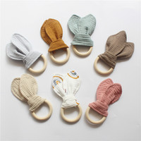 Tétine en bois naturel confortable et sûre, en tissu de mousseline de coton au design unique, avec de jolies oreilles de lapin amusantes