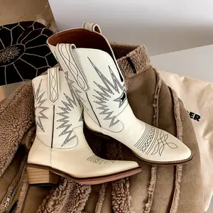 BUSY GIRL KK4001 Stickerei Stiefeletten für Frauen Mid Calf Thick Heels Damen Trend Mode Echt leder Cowboys tiefel