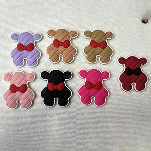 थोक pvc आकर्षण जूते सामान ट्रेंडी गुलाबी कस्टम डिजाइनर क्लोज सजावट के साथ फूल श्रृंखला कार्टून शैली बकल बैग आकर्षण - Product Image 3