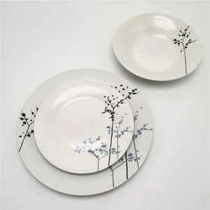<span class=keywords><strong>Service</strong></span> de vaisselle en <span class=keywords><strong>porcelaine</strong></span> de <span class=keywords><strong>luxe</strong></span> de qualité pour 6 plats ronds, assiettes avec décalcomanie - Product Image 6
