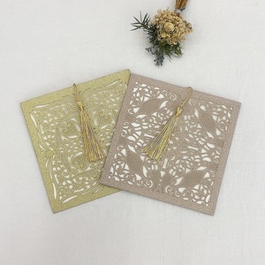 Bán Buôn Tùy Chỉnh Cổ Phiếu Chung Vuông Vàng Màu Xanh Màu Hồng Laser Cắt Với Tua Cho Kinh Doanh Sinh Nhật Thiệp Mời Đám Cưới - Product Image 2