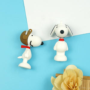 Большая плюшевая кукла Snoopy и симпатичный брелок из ПВХ, мультяшная креативная сумка, очаровательный аксессуар - Product Image 5