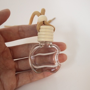 La mejor calidad, 8ML, nueva forma de manzana, difusor de Aroma para coche, botella de Perfume colgante para coche en forma de cilindro, botella de vidrio de Perfume en Stock - Product Image 5