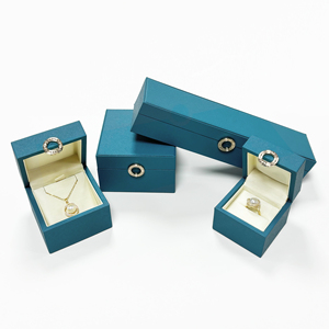 Oem tùy chỉnh Thời trang đồ trang sức mini hộp đồ trang sức sang trọng lewelry bao bì Set Vàng Khóa tên nơi PU da hộp lưu trữ hiển thị - Product Image 4