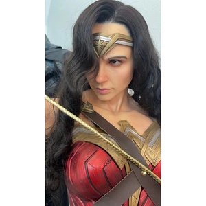 Statue de buste en résine de <span class=keywords><strong>Wonder</strong></span> <span class=keywords><strong>Woman</strong></span> de haute qualité, taille réelle, 80 cm, attrayante, pour la décoration intérieure - Product Image 3