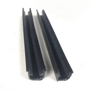 Bande <span class=keywords><strong>de</strong></span> joint en <span class=keywords><strong>caoutchouc</strong></span> PVC noir en forme <span class=keywords><strong>de</strong></span> U à 6/8/10 fentes <span class=keywords><strong>pour</strong></span> l'installation <span class=keywords><strong>de</strong></span> plaques <span class=keywords><strong>de</strong></span> verre Gubo - Product Image 2