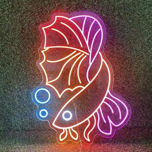 ป้ายไฟ<span class=keywords><strong>นีออน</strong></span> LED รูปปลาเบต้าแบบกำหนดเอง พร้อมบลูทูธและสีสันปรับแต่งได้ ตกแต่งได้หลากหลายโอกาส สำหรับคนรักปลาสวยงาม ใช้ได้ทั้งที่บ้าน รถยนต์ บริษัท และงานปาร์ตี้ - Product Image 1