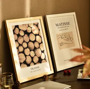 Custom Picture Frames Made Of Solid Wood Photo Frames For Table Top And Wall Mounting For Picture