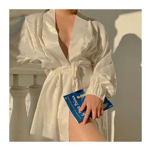 Kimono de demoiselle d'honneur de luxe pour femme, broderie personnalisée en soie de mûrier, vente en gros, robes longues 100% en soie pour femmes - Product Image 2