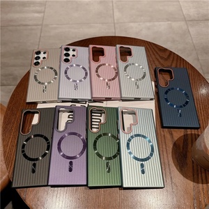 เคสโทรศัพท์ใสแบบใหม่ ดีไซน์หรูหรา สำหรับ Samsung S25 Ultra S24 S23 S22 พร้อมแม่เหล็ก - Product Image 1